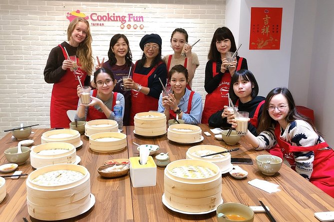 Xiao long bao, Pork thick soup, Bubble milk tea. (Taiwan Cooking Class)-B - Meeting near Sun Yat Sen Memorial Hall