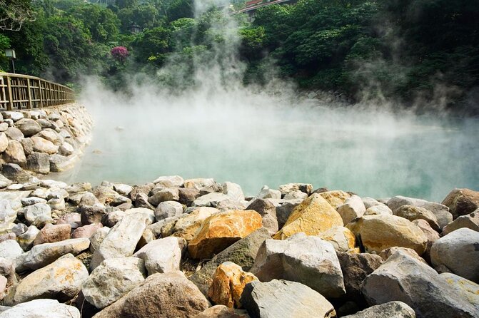Yamingshan Volcano, Beitou Thermal Valley, Danshui Private Tour - Key points at a glance