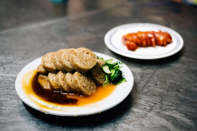 Yansan Night Market Food Tour - Dihua Street adds context before the first bites