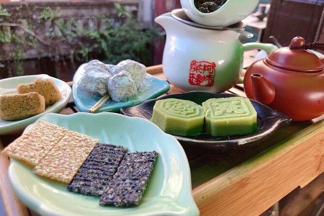 Yehliu, Jiufen & Shifen Taiwans North Coast Day / Night Tour - Shifen Waterfall and the changing weekend schedule