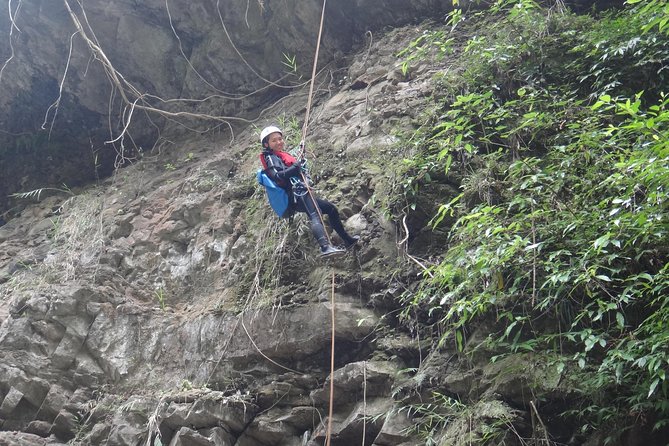 Yi-Hsin creek canyoning in northern Taiwan - Who will enjoy this day most